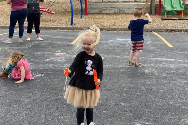 Pre-K-Spring-2021-Playground-b-roll-bubbels-(1)